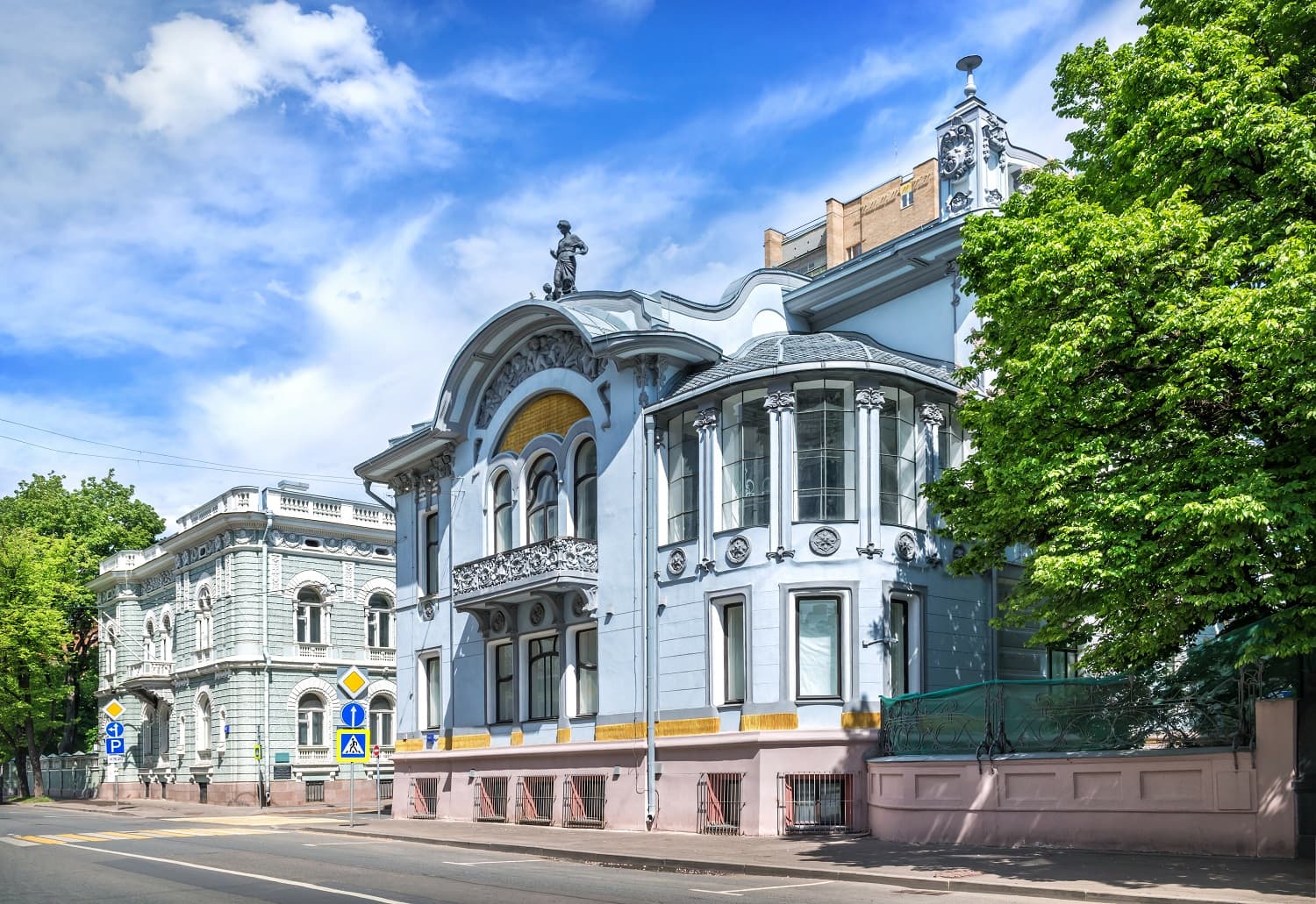 Буржуазная Поварская