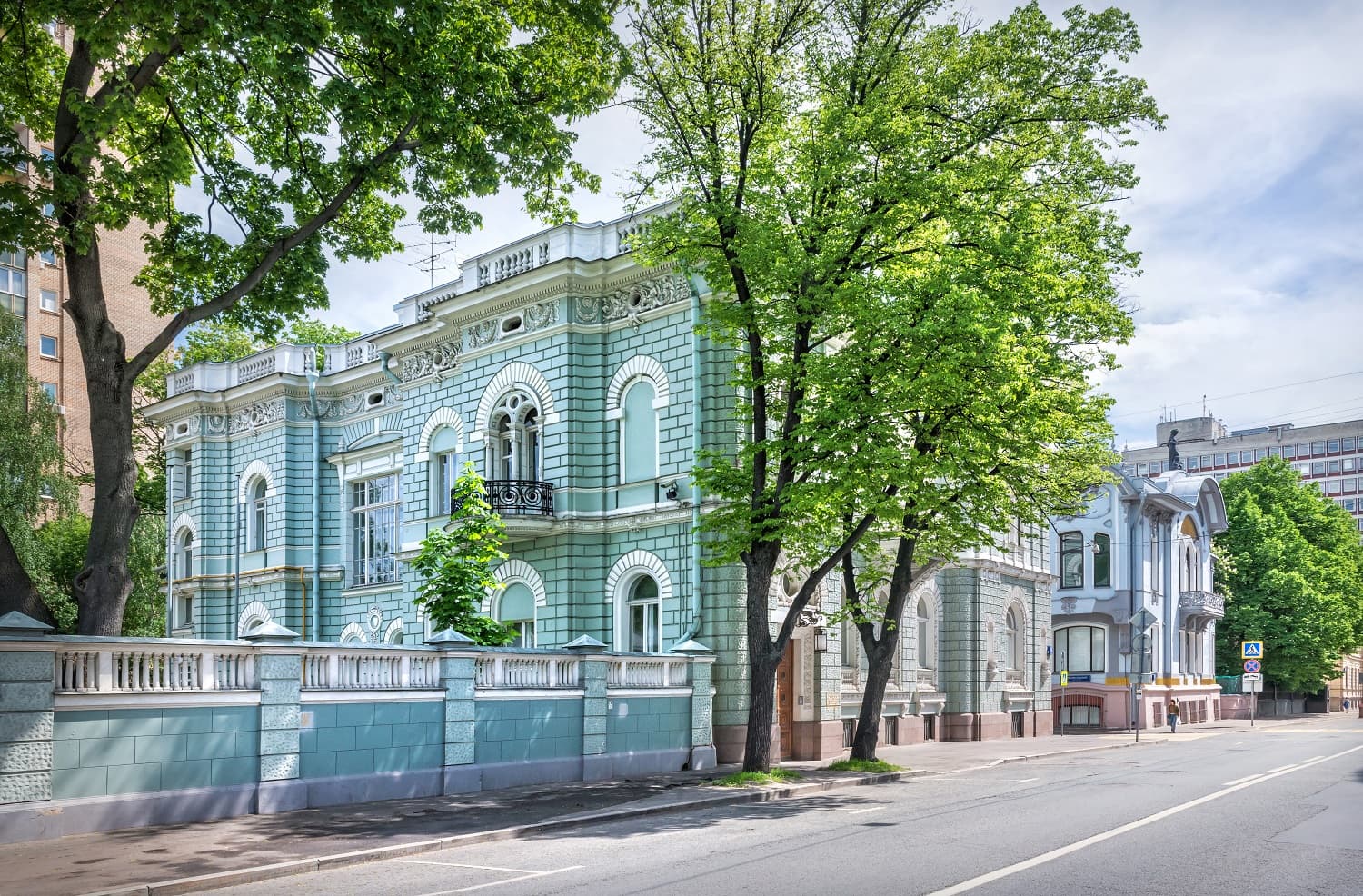 Буржуазная Поварская