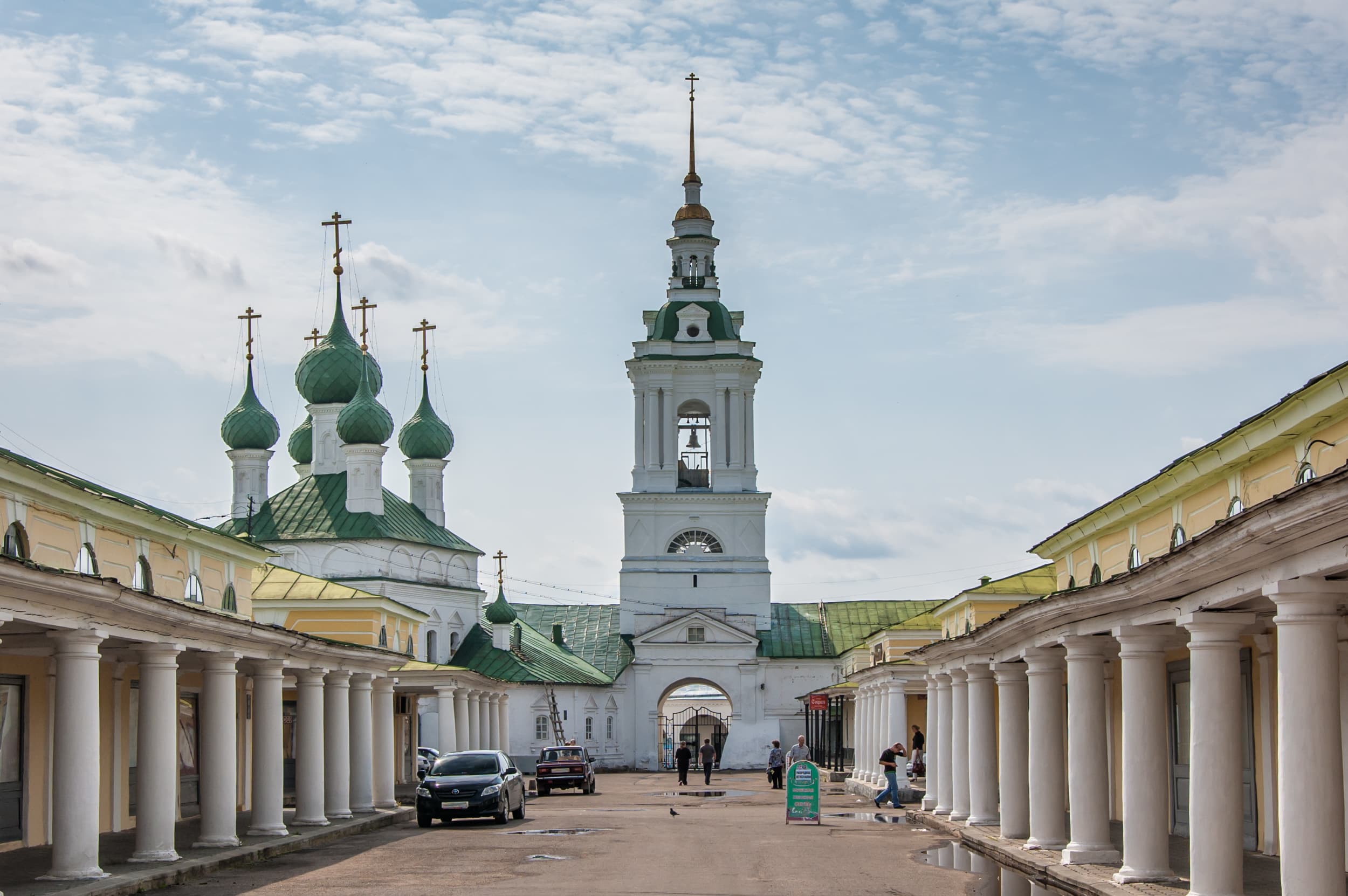 Кострома в 15:15 — необычная прогулка с сюрпризами и дегустациями