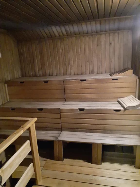 Дом под соснами