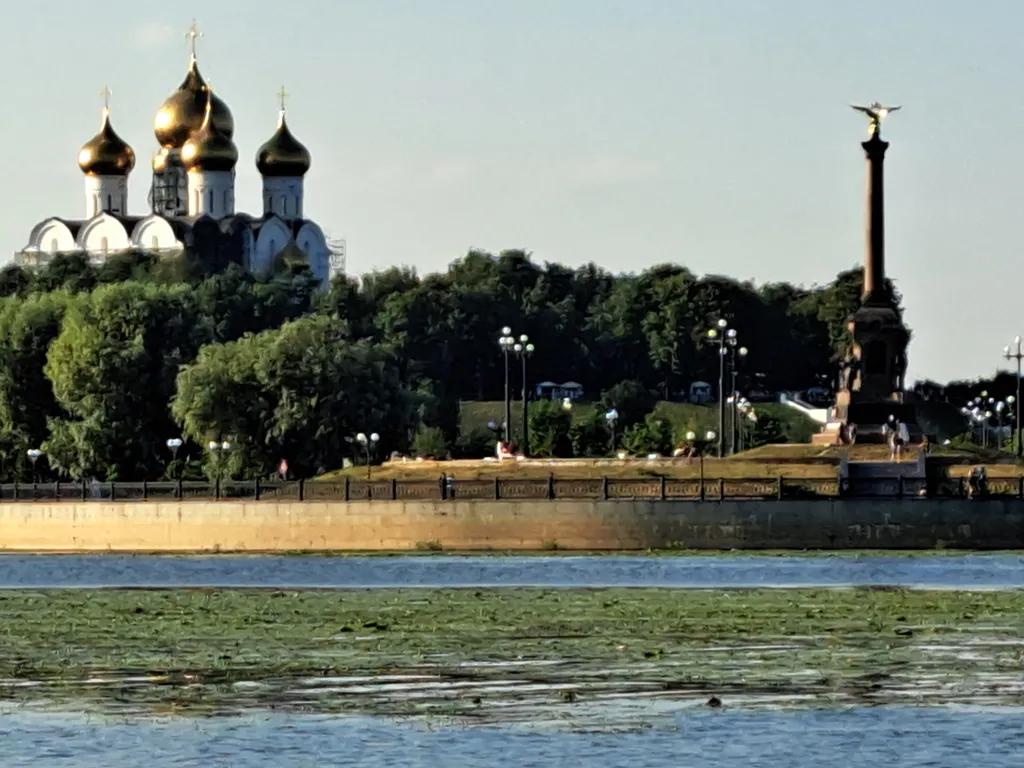 Квартира на берегу реки Которосль