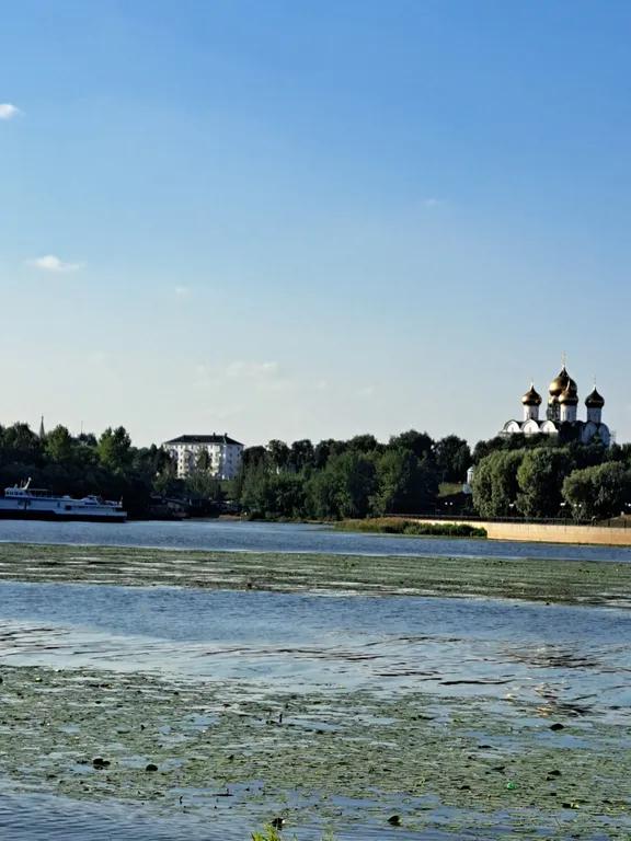 Квартира на берегу реки Которосль