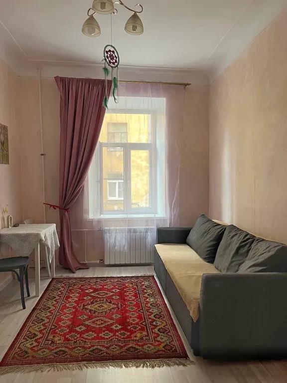 Розовая комната в атмосферном коливинге в центре Васильевского острова