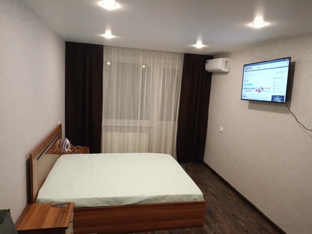 Квартира с новым ремонтом на первом этаже