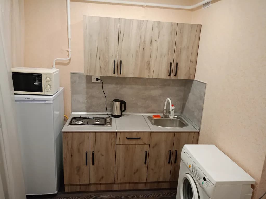 Квартира с новым ремонтом на первом этаже