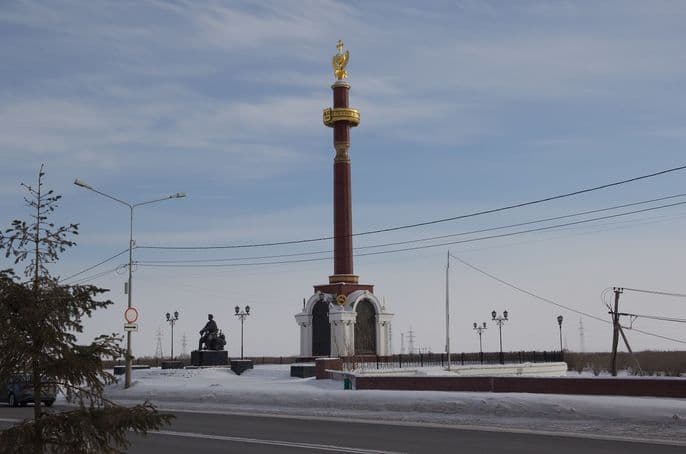 Монумент в честь основания города Якутска