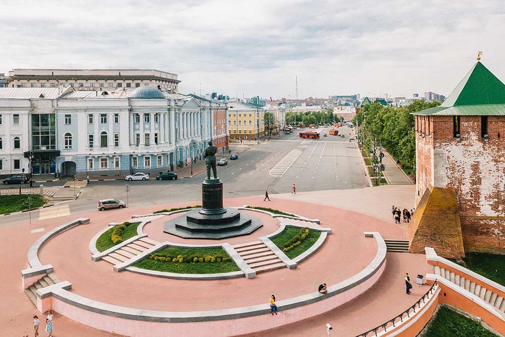 Памятник Валерию Чкалову