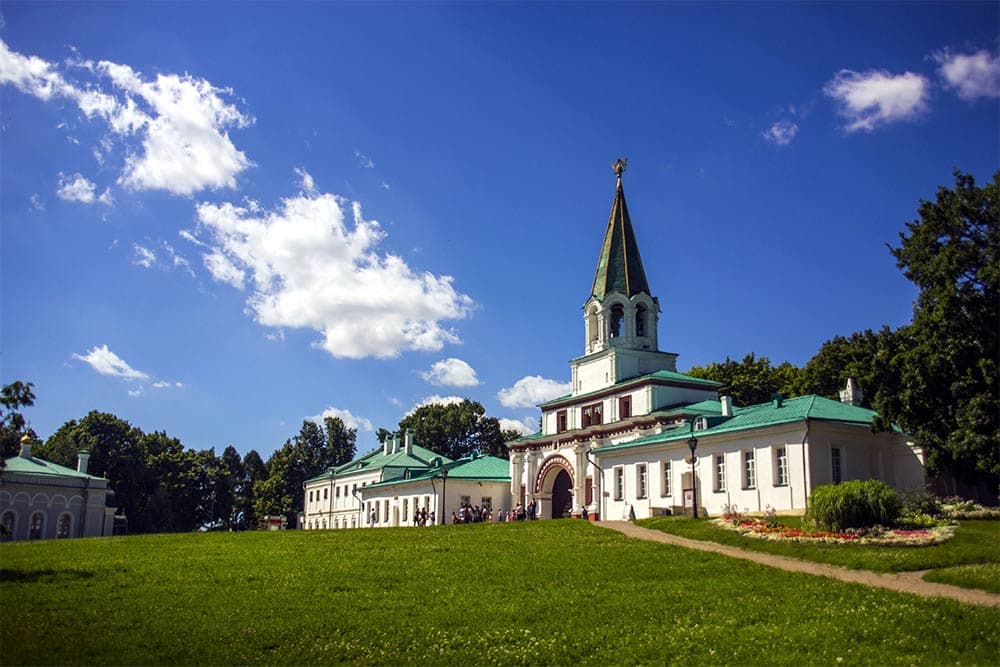 Государев двор