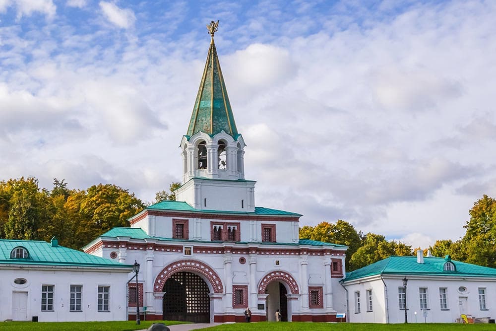 Государев двор