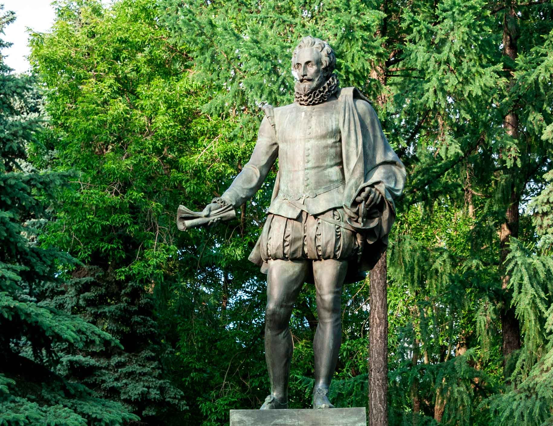 Памятник Сервантесу