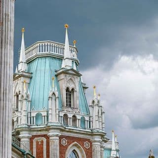 Открывая «Царицыно»: живописная прогулка по музею-заповеднику