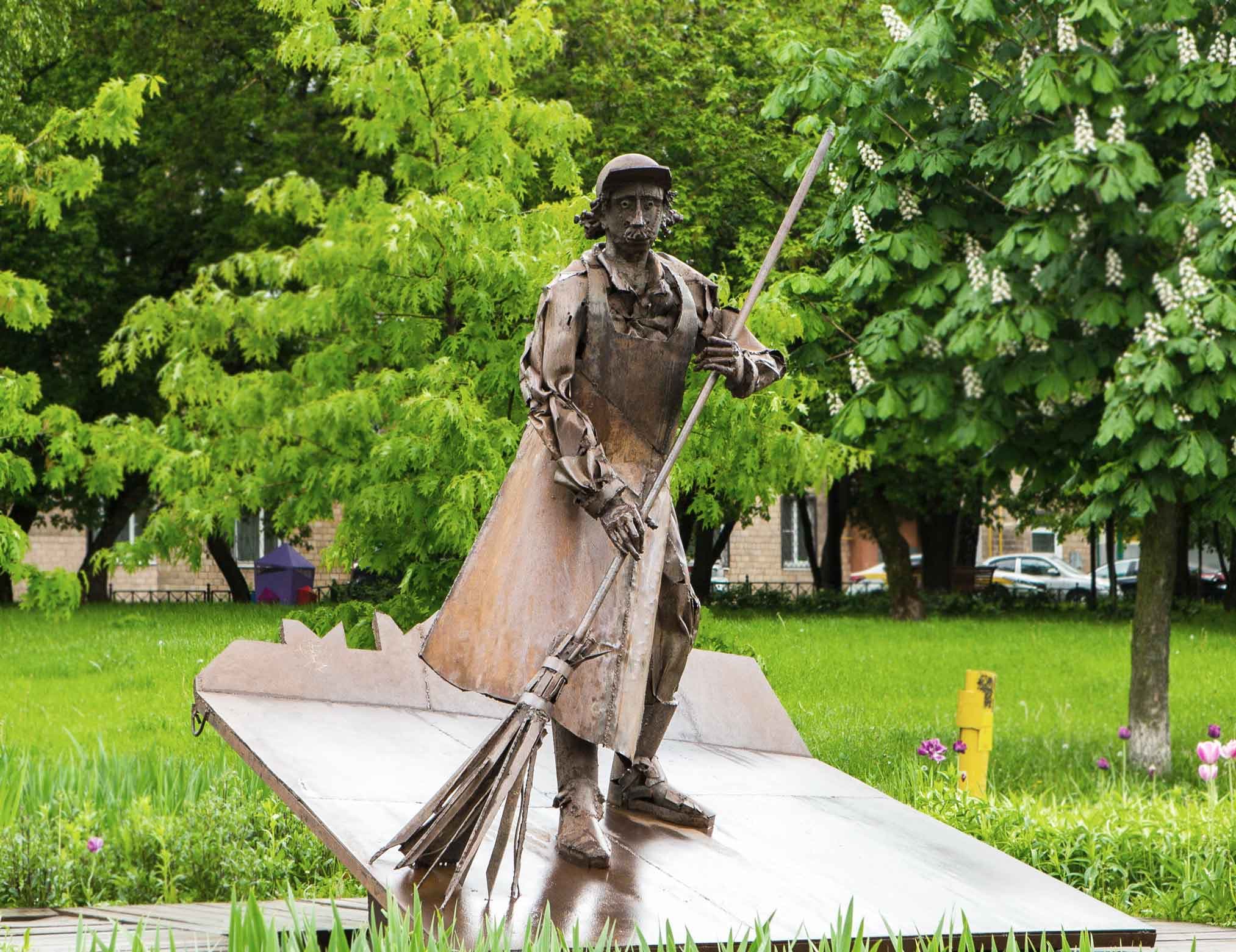Памятник «Ростокинский дворник»
