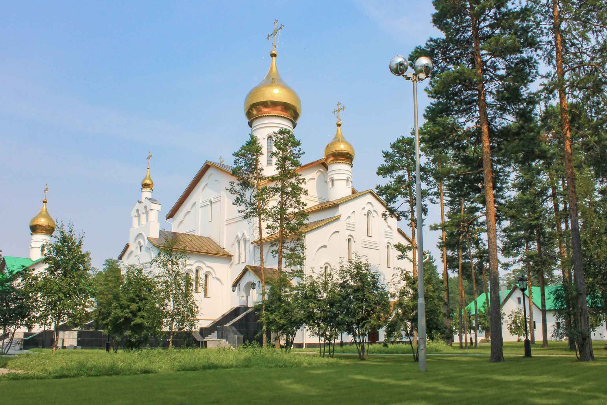 Храмовый комплекс Пюхтицкого монастыря