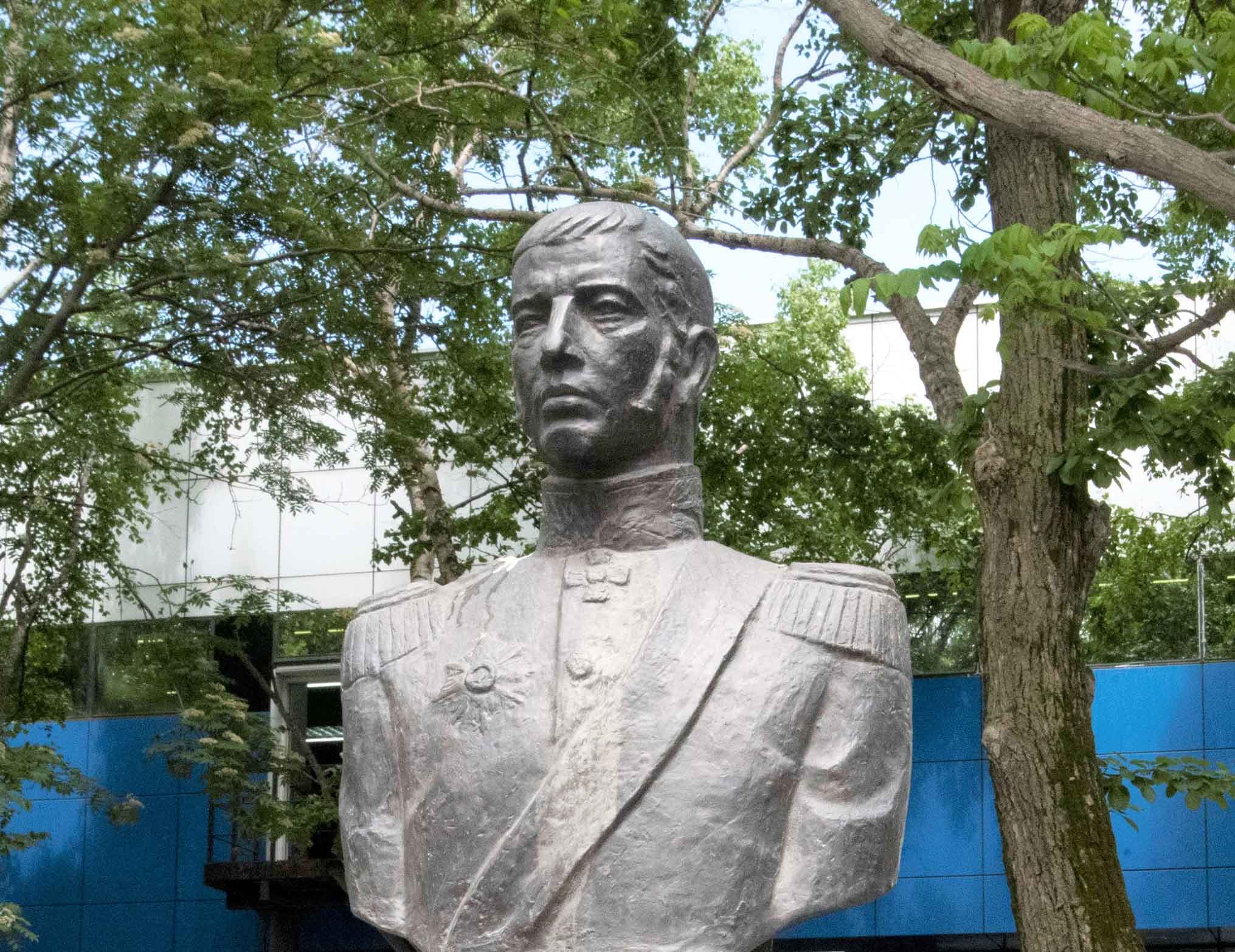 Бюст мореплавателя В.М. Головнина