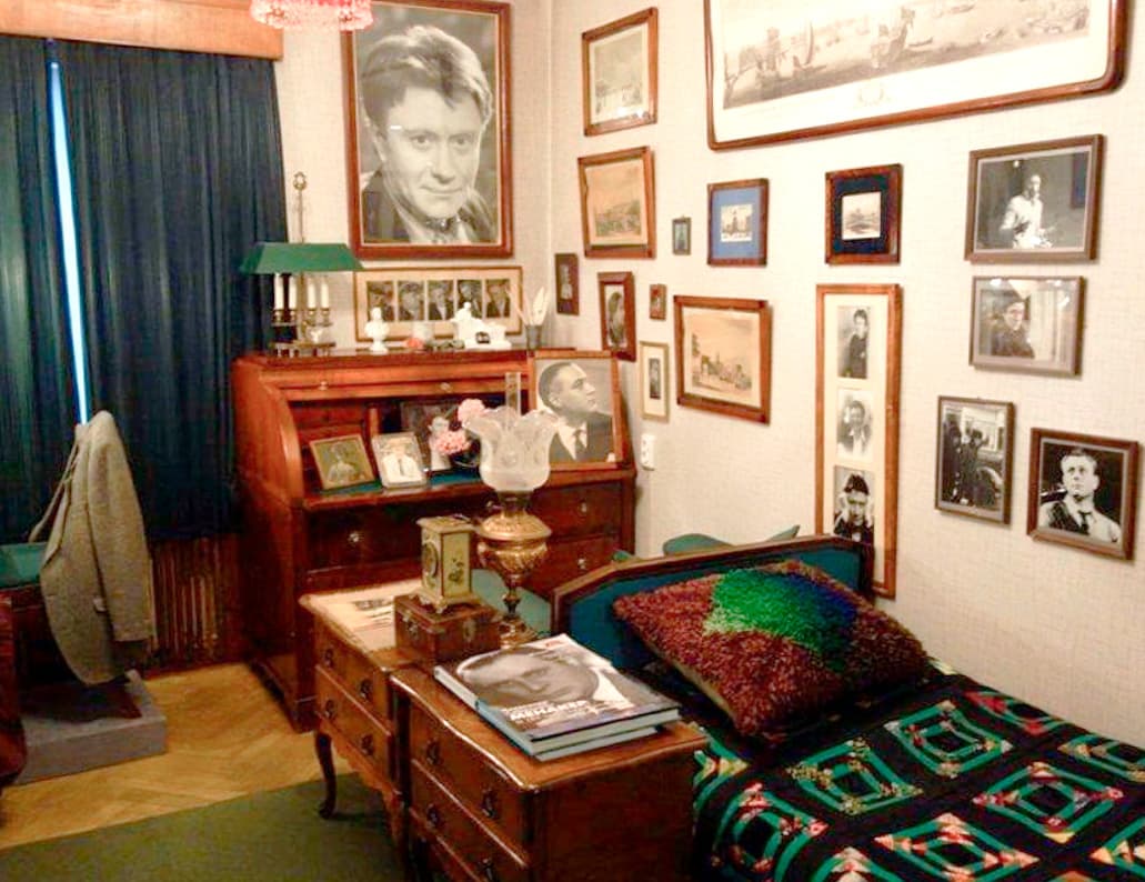 Музей-квартира актерской семьи М.&nbsp;В., А.&nbsp;А.&nbsp;Мироновых&nbsp;— А.&nbsp;С.&nbsp;Менакера