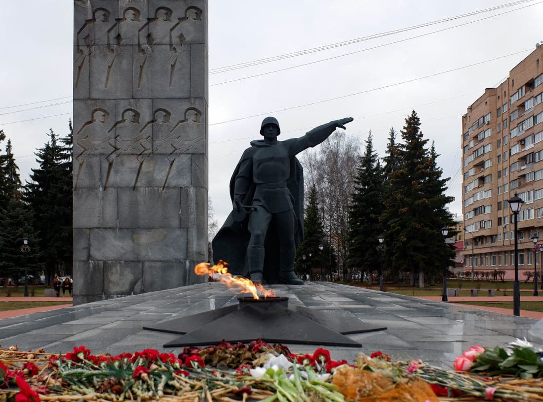 Памятник «Воинам-землякам, за Родину жизнь отдавшим»