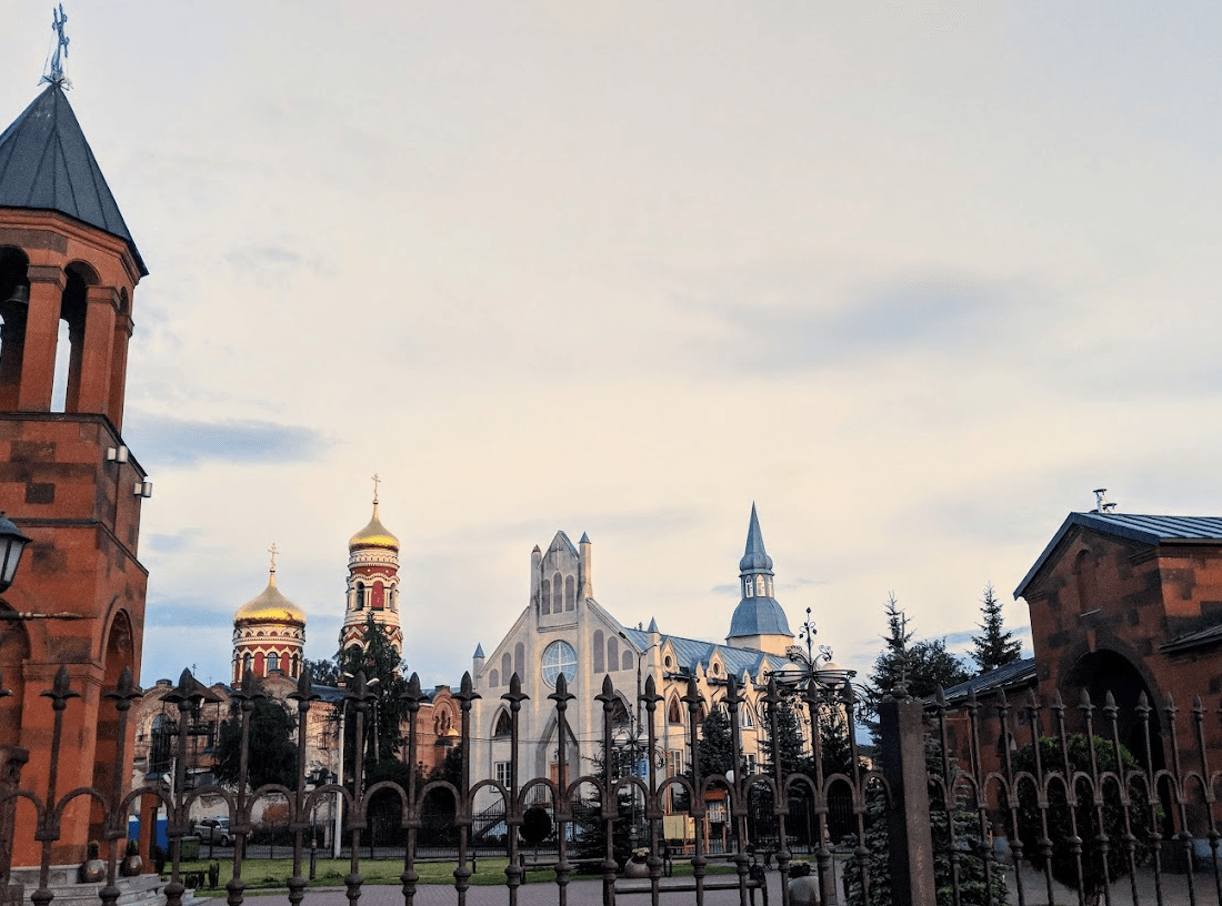 Площадь трех церквей
