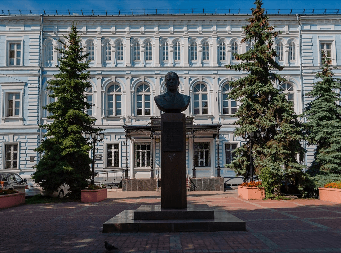 Бюст академика Н.Н.&nbsp;Боголюбова