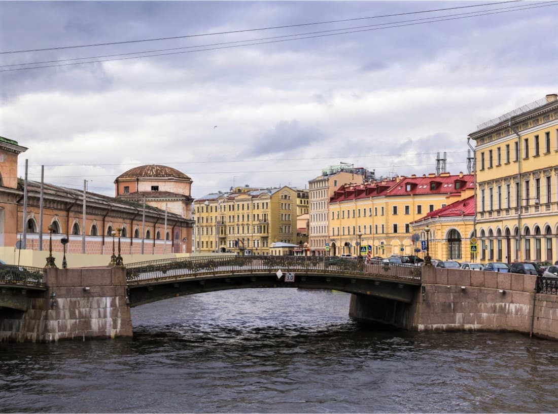 Мало-Конюшенный мост