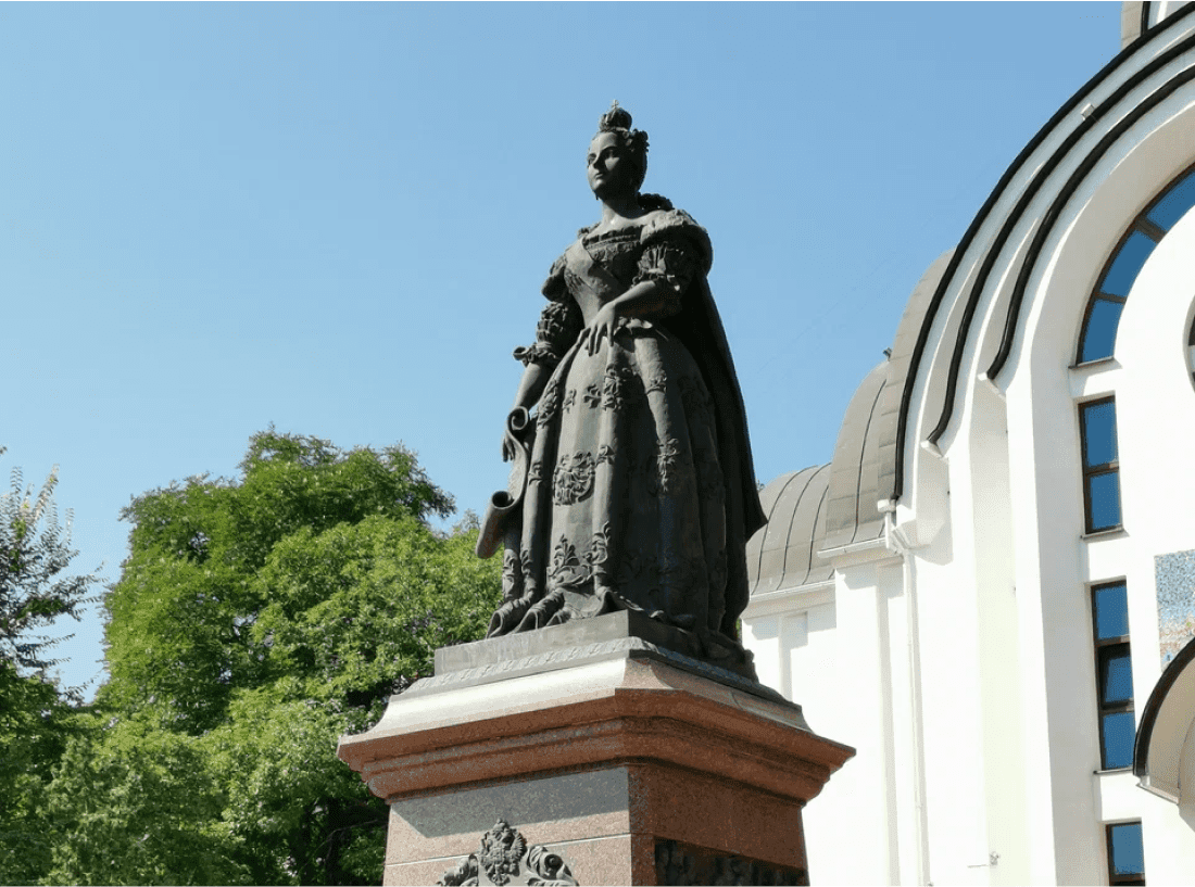 Памятник Елизавете Петровне