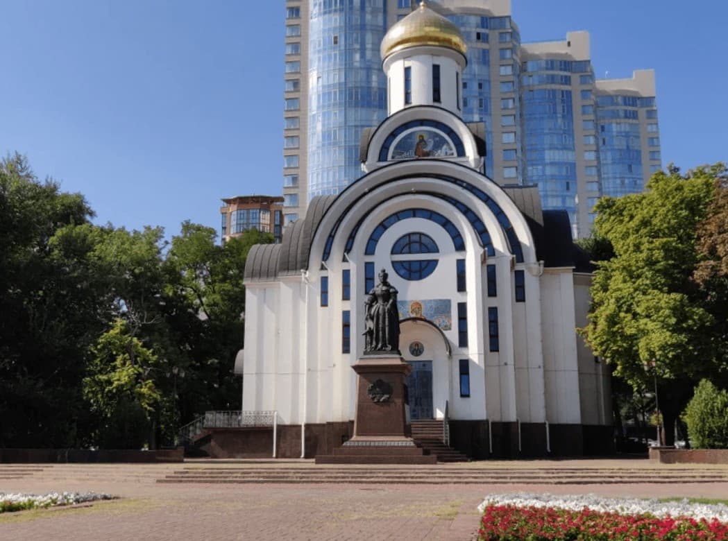 Памятник Елизавете Петровне