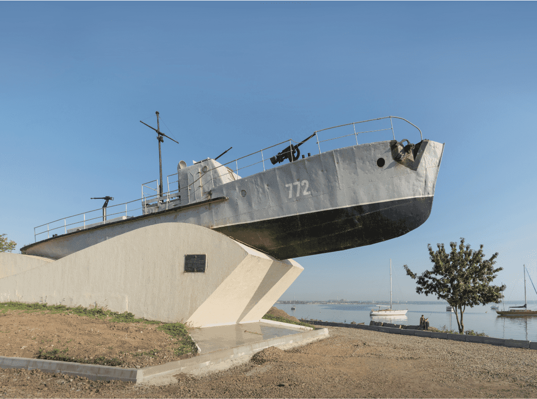 Памятник морякам Азовской военной флотилии