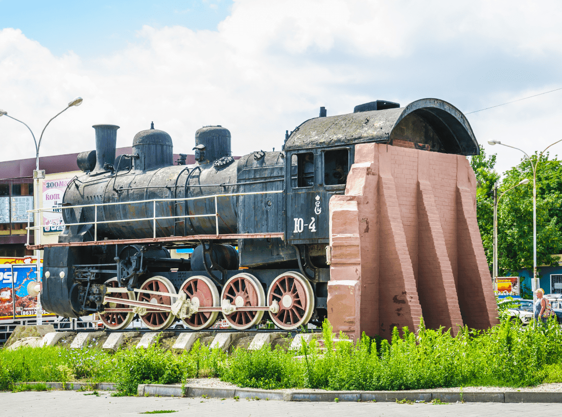 Памятник паровозу