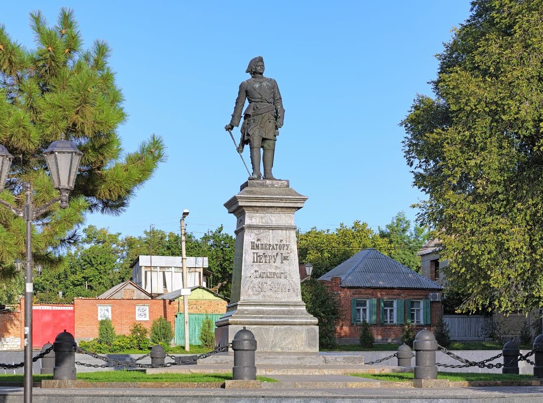 Памятник Петру I