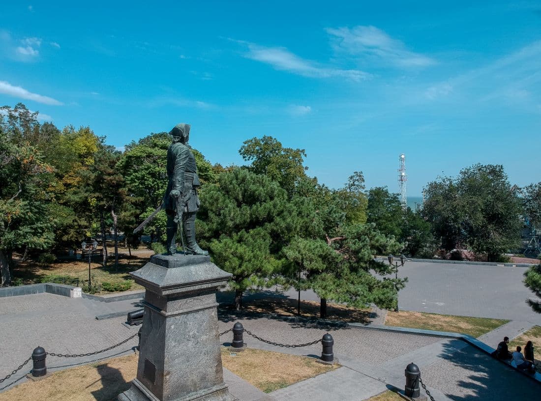 Памятник Петру I