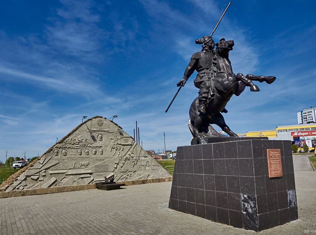 Памятник атаману Якову Бакланову