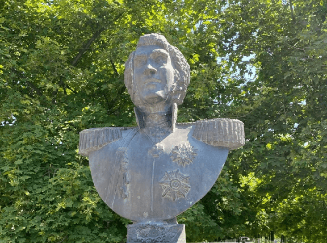 Памятник Францу Павловичу де Воллану
