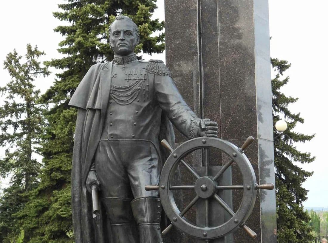 Памятник кораблю «Азов» и адмиралу Михаилу Лазареву 