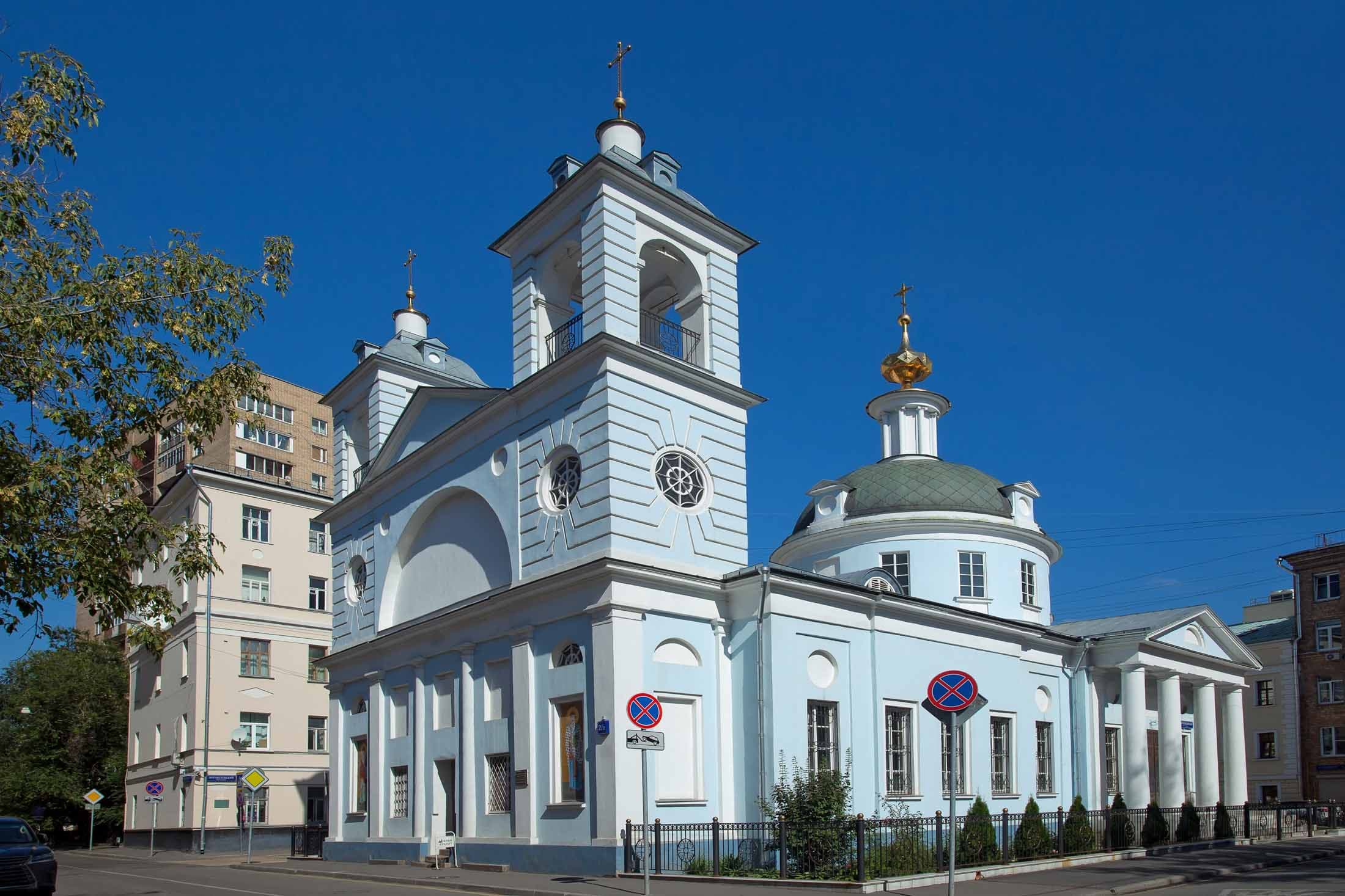 Храм Успения Пресвятой Богородицы на Могильцах 