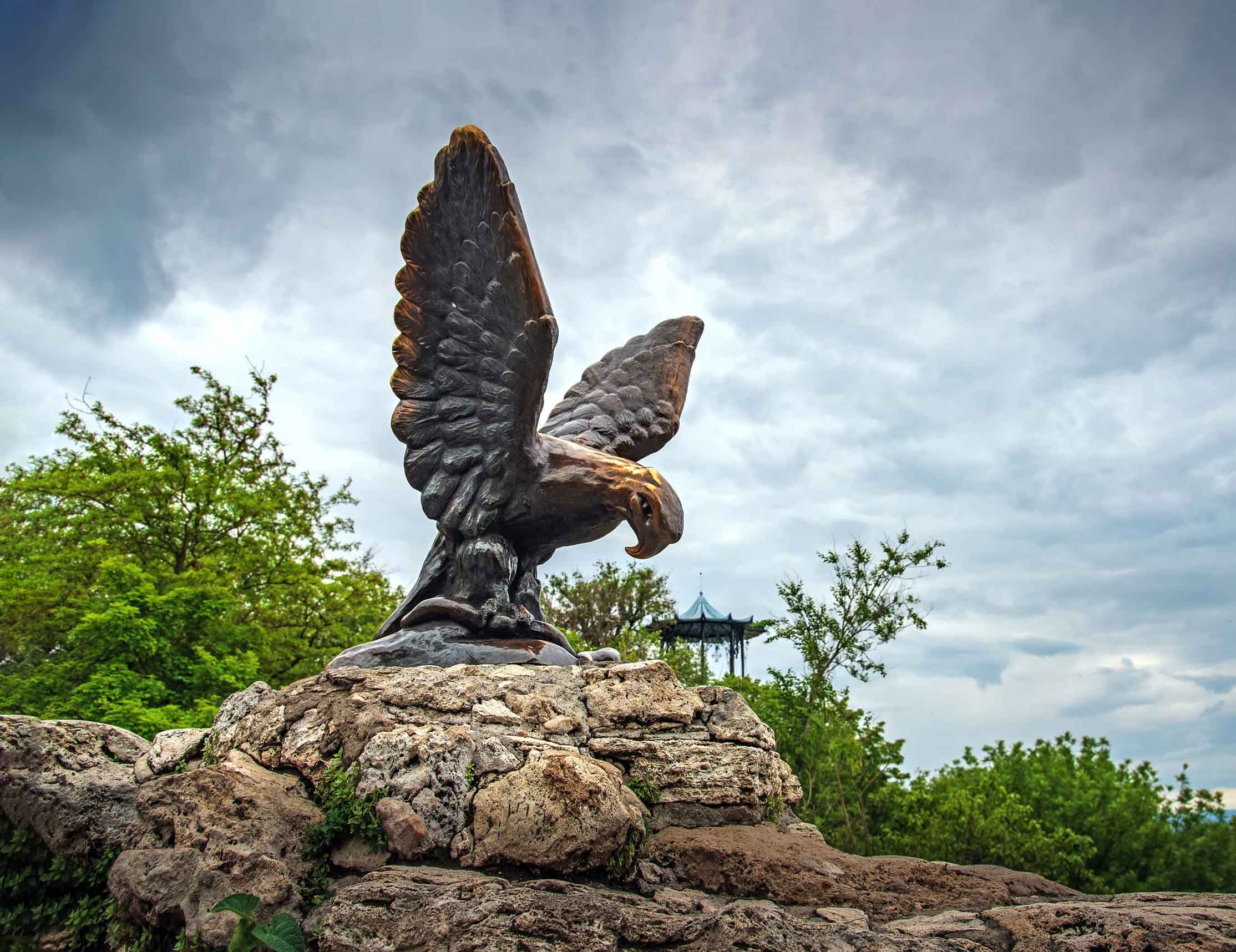 Скульптура «Орел»