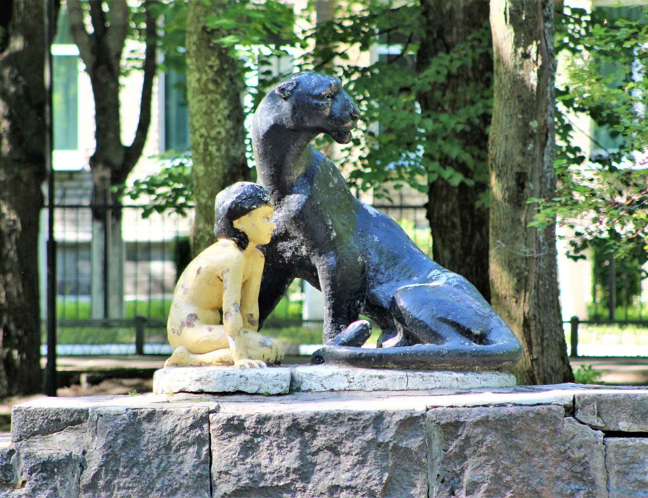 Памятник Маугли 
