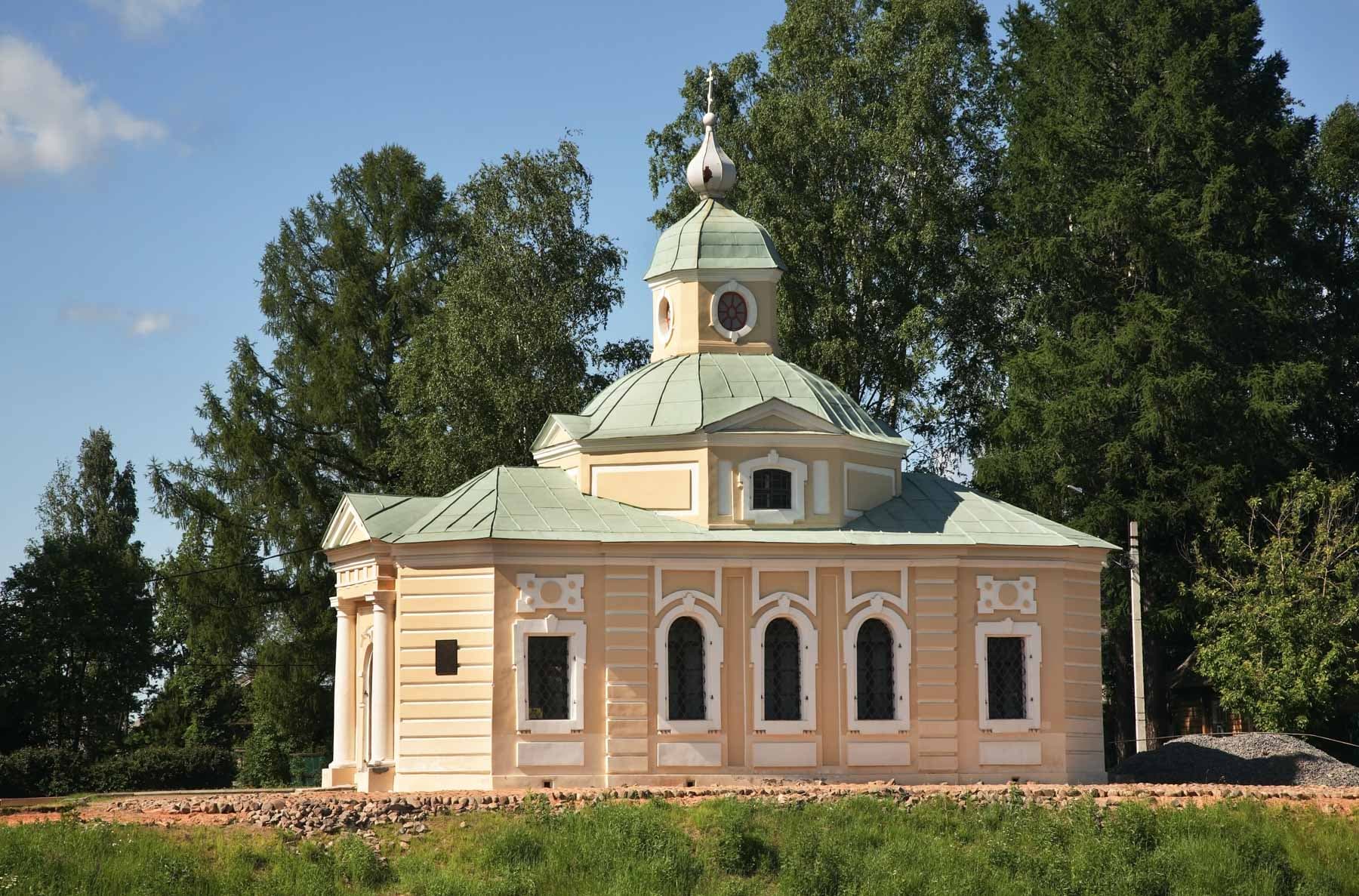 Церковь Всех Святых (Полковая) в Тихвине