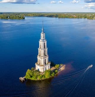 Между двух столиц: главные места по дороге от Москвы до Санкт-Петербурга
