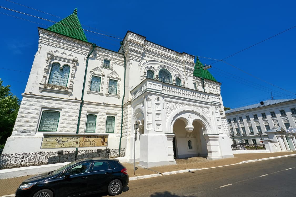 Здание Романовского музея 