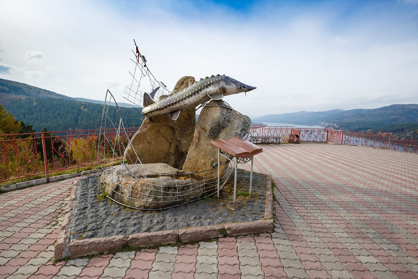 Смотровая площадка «Царь-рыба»