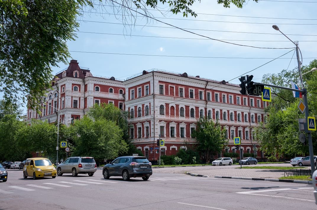 Здание бывшей мужской гимназии