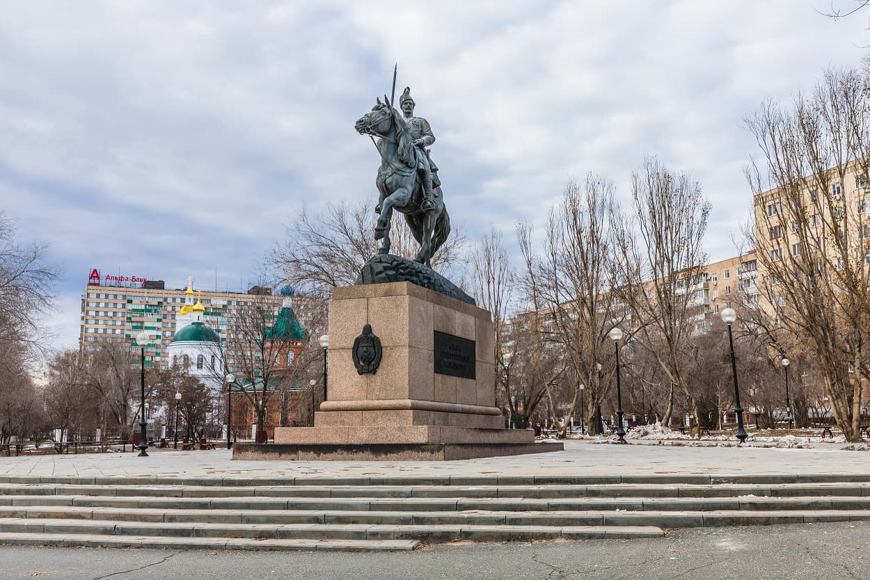 Памятник оренбургскому казачеству