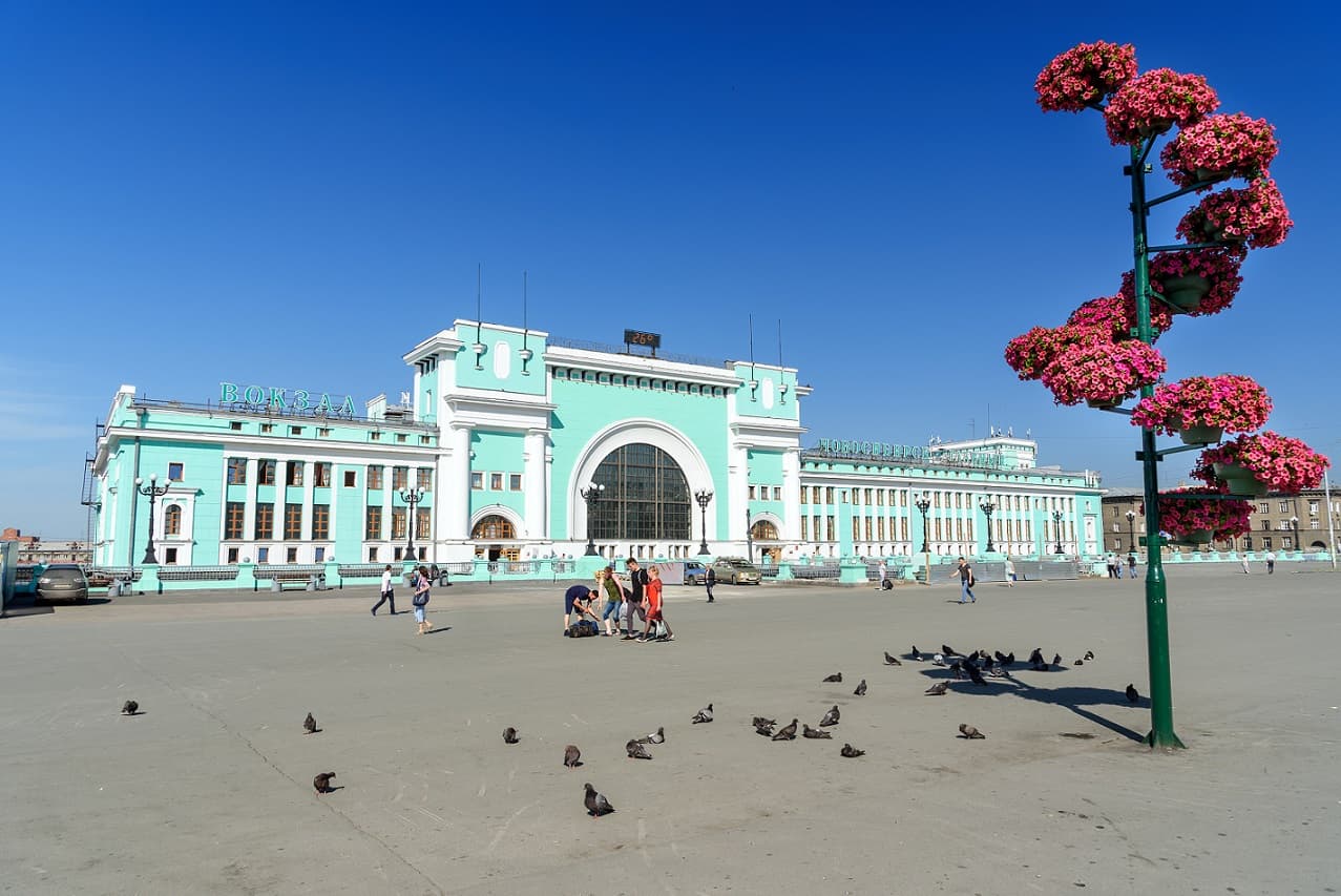 Здание железнодорожного вокзала Новосибирск-Главный