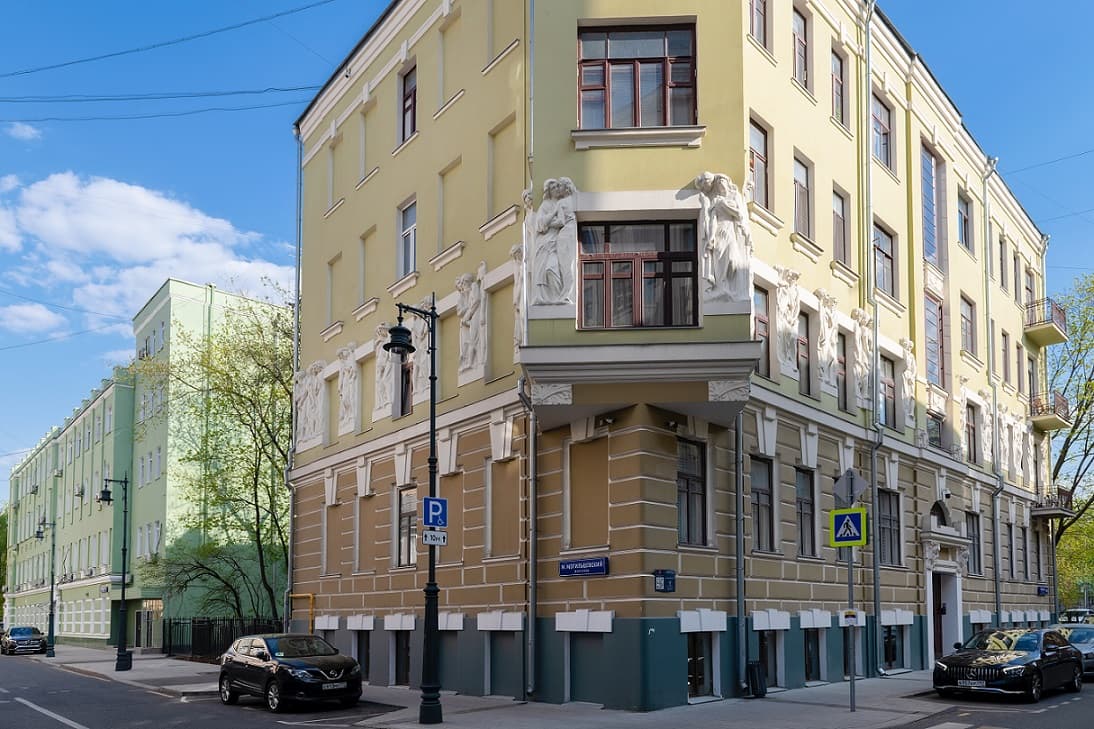 Доходный дом Бройдо («Дом с писателями-классиками»)