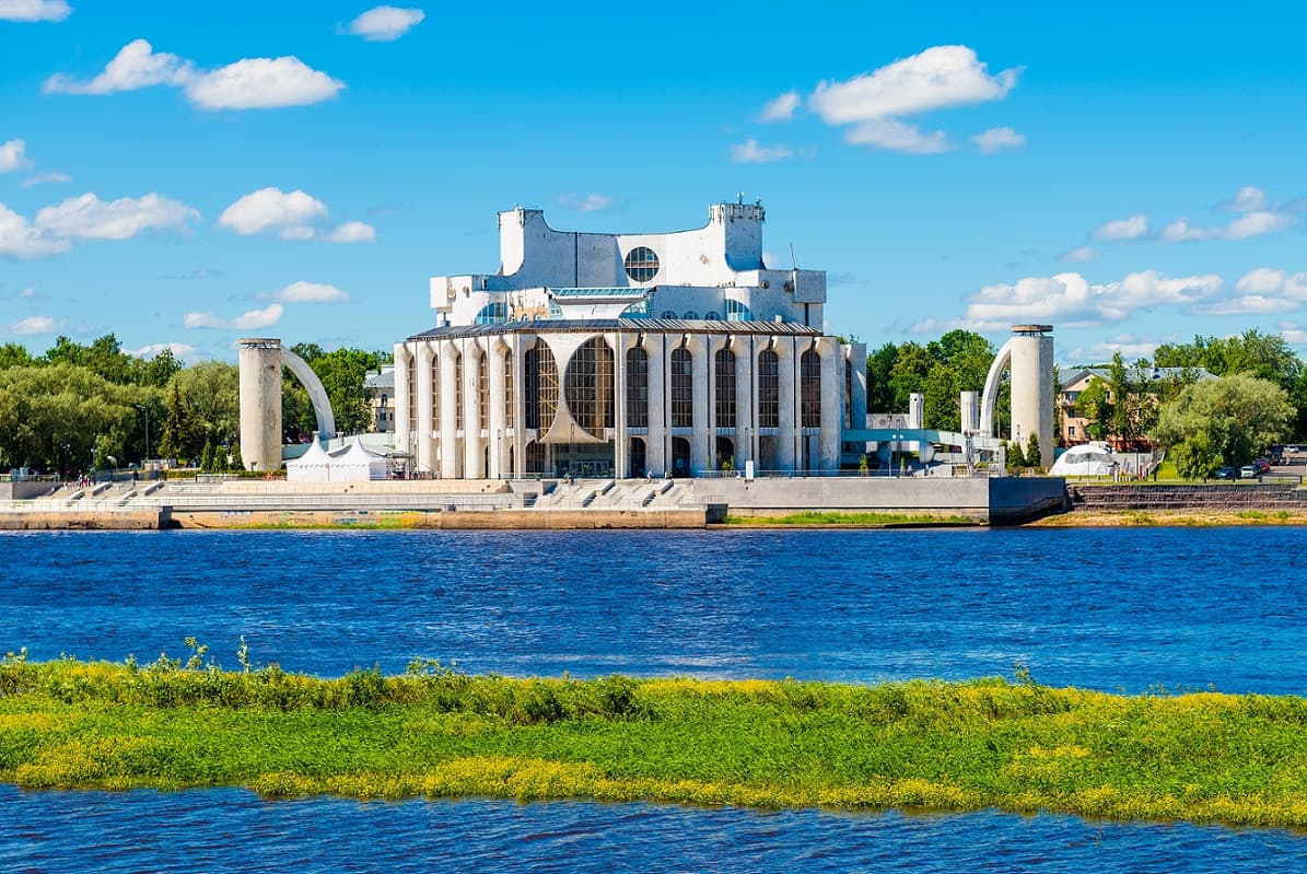 Софийская набережная