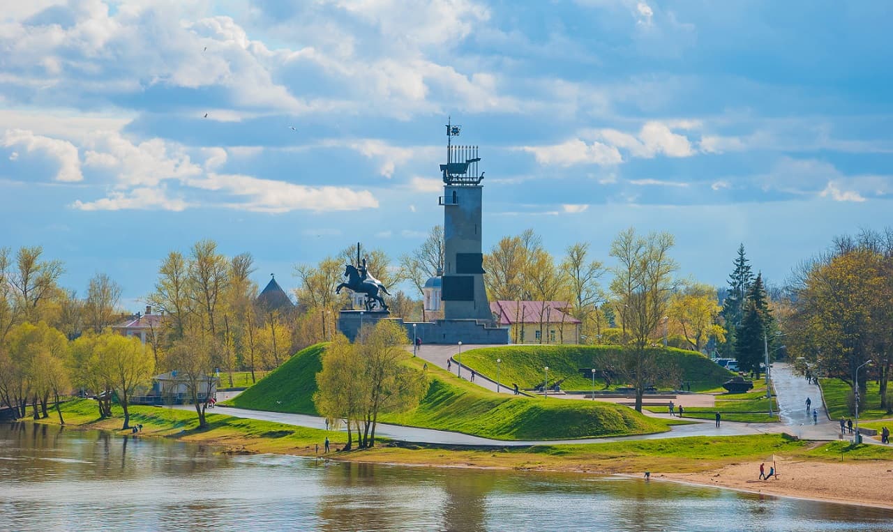 Софийская набережная