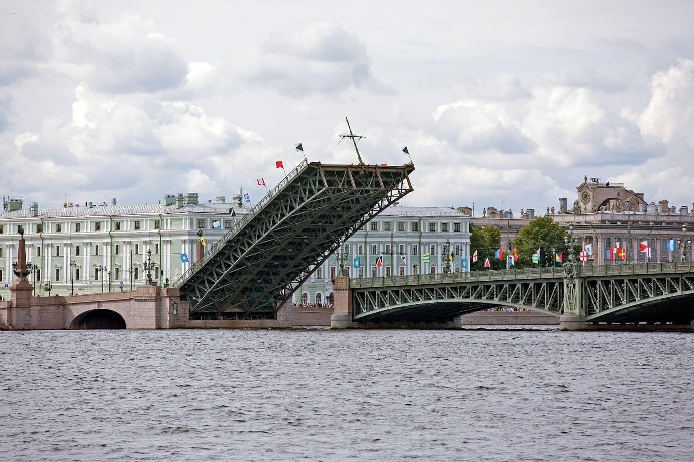Троицкий мост
