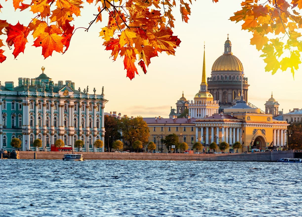 Адмиралтейская набережная