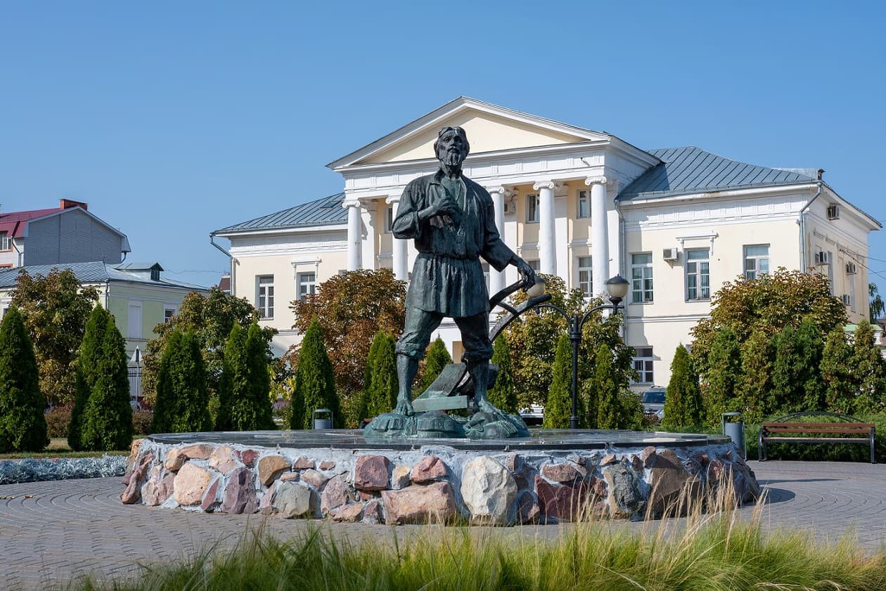 Памятник тамбовскому мужику