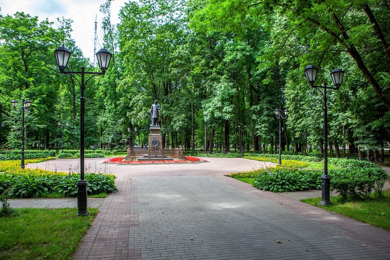 Памятник М. И. Глинке