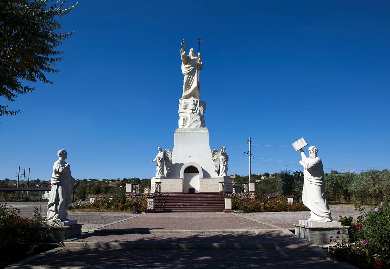 Храмовый комплекс во имя святых первоверховных апостолов Петра и Павла